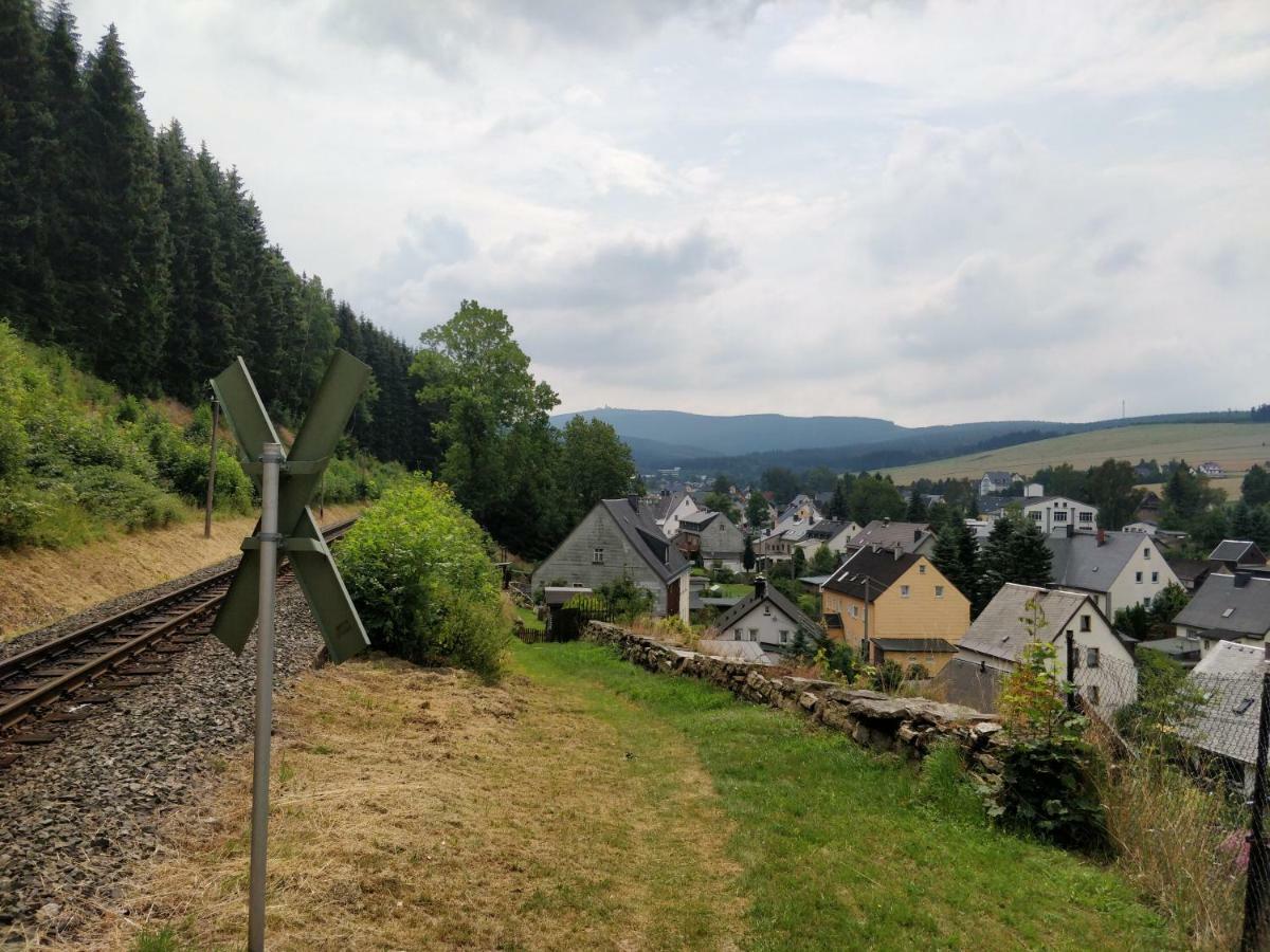 Ferienwohnung Bimmelbahn-Blick Neudorf  Buitenkant foto